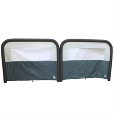 To seksjoner med svarte, oppblåsbare rammer, transparente vinduer øverst og grå bunnseksjoner.