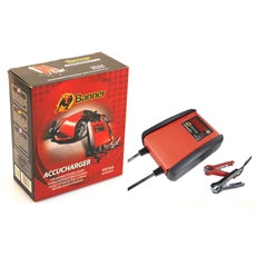 Rød og sort BANNER Batterilader 12V 6A med digitalt display og kabler, ved siden av rød emballasje.